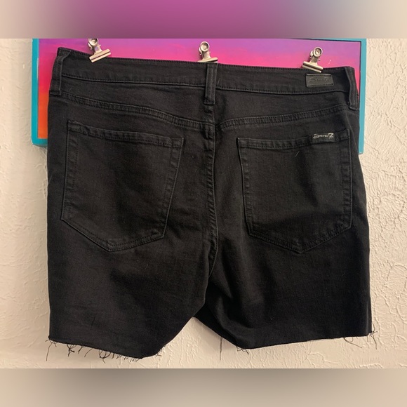 Seven7 Jeans shorts Sz 8 in excellent used condition - Picture 2 of 3